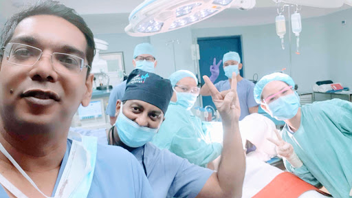 Dr.Muhilan's Urology, UTI, Kidney Stone, Hematuria and Fertility Clinic 穆希兰医生泌尿科,肾结石、尿带血和助育中心