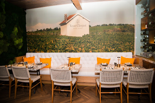 Selvin's Restaurant + Lounge - Thumbnail