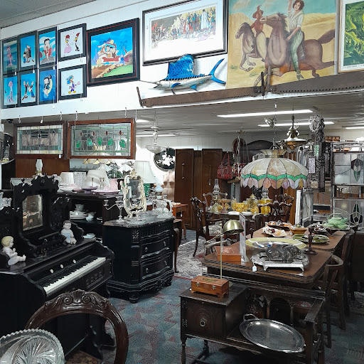 Goldfinger Antiques - Thumbnail