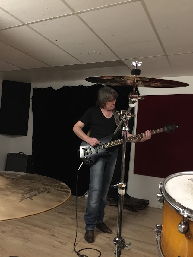 STUDIOS H.B.S