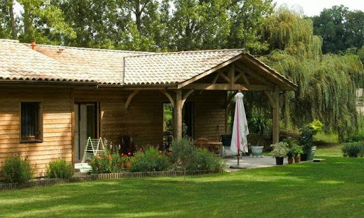 Photo de Mr hortica couvreur charpentier rénovation couverture entretien recherche de fuite artisan local à Cocumont (47250)