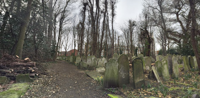 Tower Hamlets Cemetery Park - London