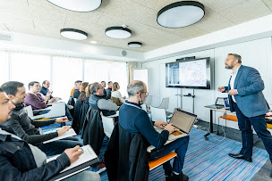 Photo n°3 de ESPRIT CARROSSERIE - CARFLEX à Valence (Atelier de carrosserie automobile)