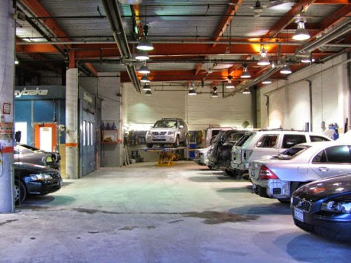 Dale-Way Auto Body Center Gallery - United States