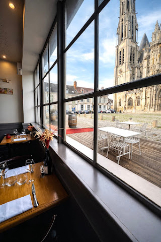 BISTROT DE LA PLACE - SENLIS by null