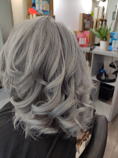 Au Détour d'Une Coupe - Salon de coiffure - Thumbnail