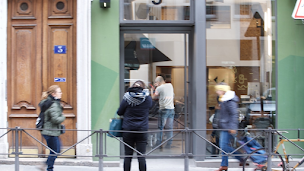 Photo n°13 de Second Face Mercière - salon de coiffure Lyon 2 à Lyon (Magasin de produits de beauté)