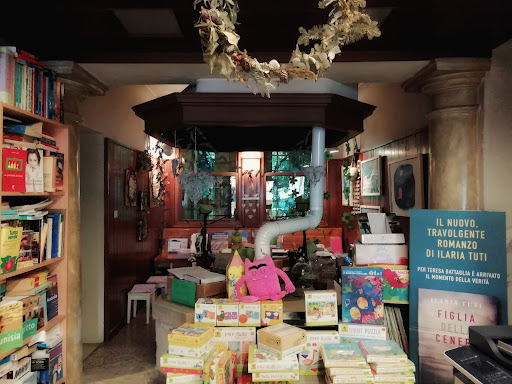 Libreria Montan di Gobbis Maria Chiara - Thumbnail