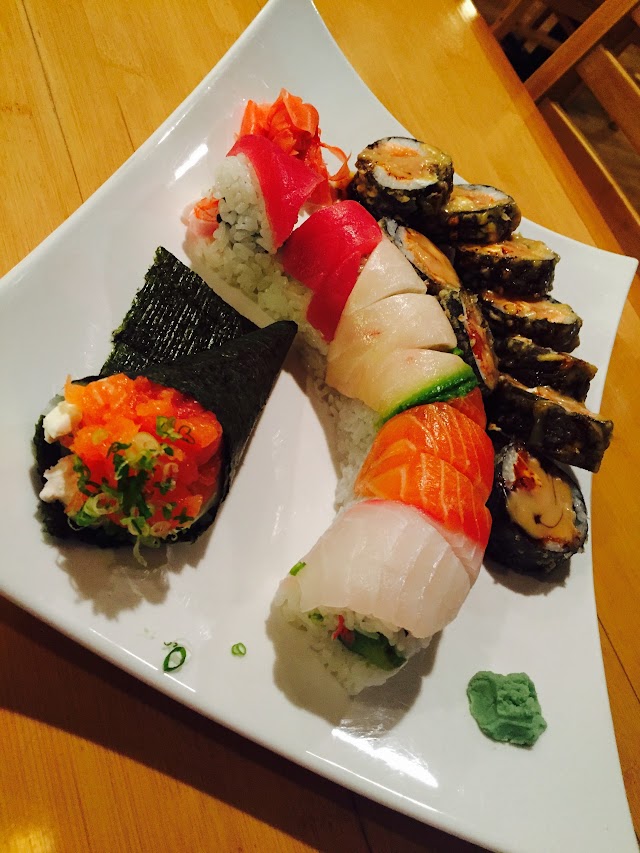 Koi Koi Sushi and Roll
