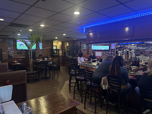Lorenzo’s Pizza and Martini Lounge - Thumbnail