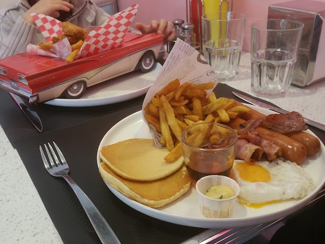 WOOPER'S - American Diner