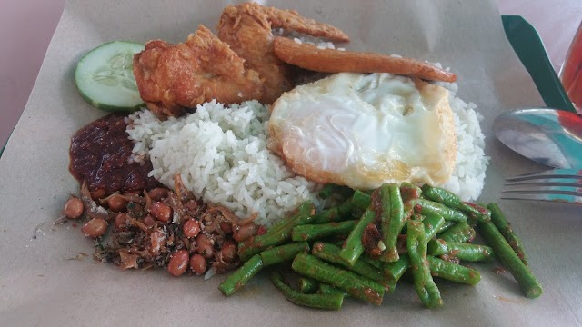 Whampoa Wet Market and Food Center
