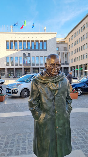 Statua di Giacomo Mancini - Sindaco - Thumbnail