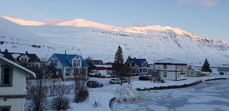 Við Lónið guesthouse by null