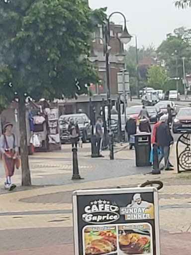 Sutton Outdoor Market - Thumbnail