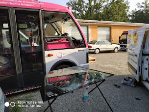 Photo n°19 de A+GLASS Pare-brise MANDELIEU-LA-NAPOULE Mobile à Mandelieu-la-Napoule (Atelier de réparation automobile)