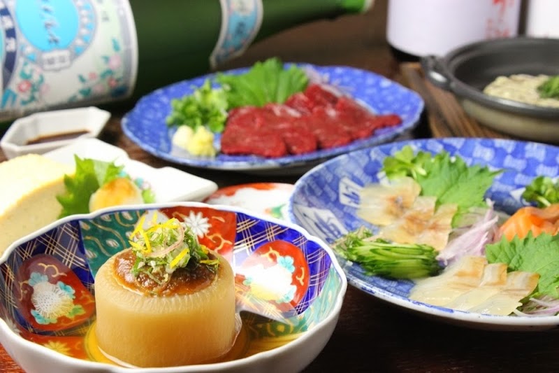 ワインと日本酒 小料理 雨ねこ。