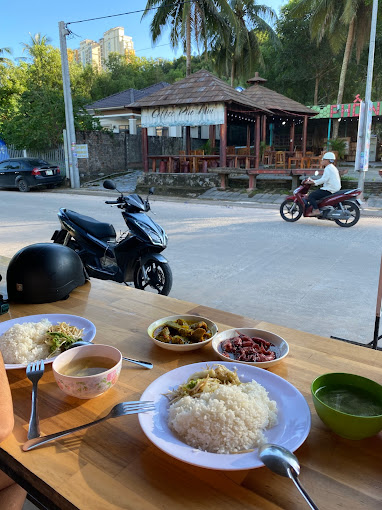 Quan Com Binh Dan Restaurant