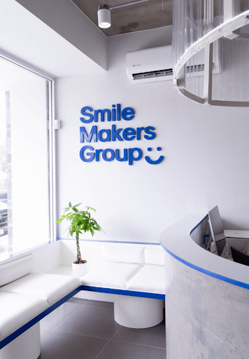 Smile Makers Group - Dr. Carlos Marquez - Thumbnail