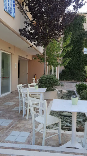 Opinii despre Ξενοδοχείο Χαπυλαντ în Καλλιθέα - Ξενοδοχείο