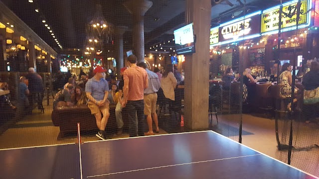 Clyde's on Church