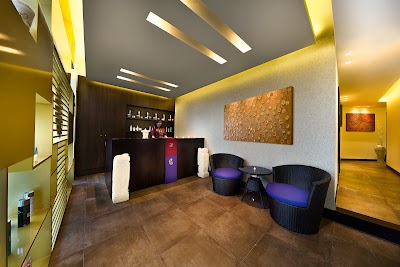 Photos of Tips and Toes Panorama
