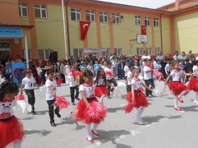 Cumhuriyet Nihat Arslan İlköğretim Okulu