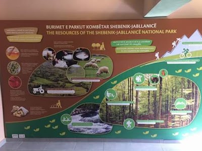 Photos of Q&euml;ndra e Vizitor&euml;ve