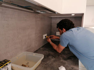 Photo n°6 de AzurDepan 06 - Dépannage & Réparation portail électrique automatique et volet roulant à Antibes (Magasin de stores et de rideaux)