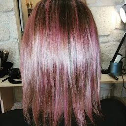 Photo n°5 de Rêvana coiffure à Saint-Marcel-de-Careiret (Salon de coiffure)