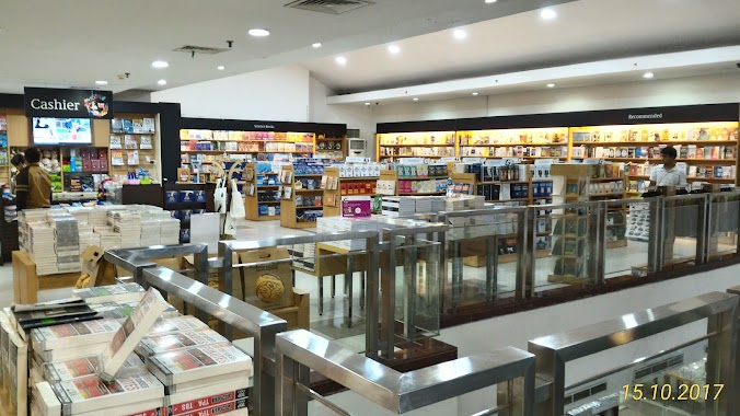 Gramedia Book Store, Author: Ipinrossa Ismono