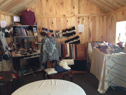 Falls Edge Alpaca Farm, Boutique & Cottage