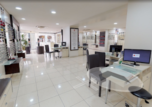 Photo n°4 de Audioprothésiste VILLEFRANCHE-SUR-SAONE Optical Center à Villefranche-sur-Saône (Magasin d'appareils auditifs)