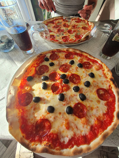 Davy's Cafe Pizza & restaurant Gallery - Italy