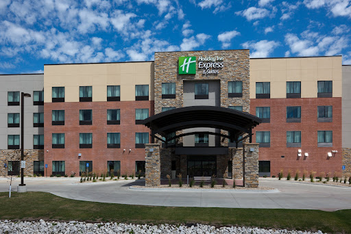 Holiday Inn Express & Suites Fort Dodge, an IHG Hotel