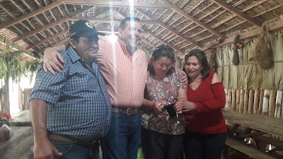 Photos of Donde Julia