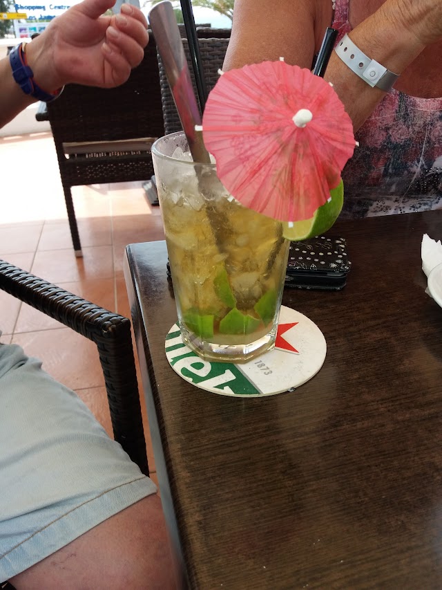 Marcos & Aless Bar