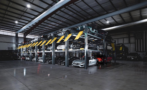 The Auto Den - Visual