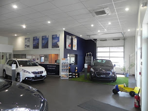 Photo n°20 de GARAGE DE BELLE ILE - PEUGEOT - SPOTICAR à Coulaines (Concessionnaire Peugeot)