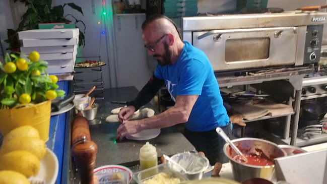 Niko's Pizza Orewa Open Times
