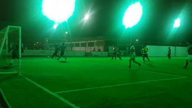 Opiniones de Centro Deportivo en Alto Hospicio - Campo de fútbol