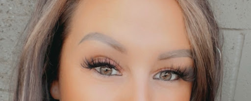 Queen Lashes Brows - Visual
