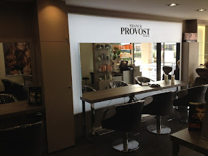 Photo n°5 de Franck Provost - Coiffeur Marseille à Marseille (Magasin de cosmétiques)