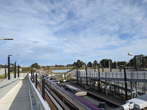 Wendouree Station / Learmonth Road