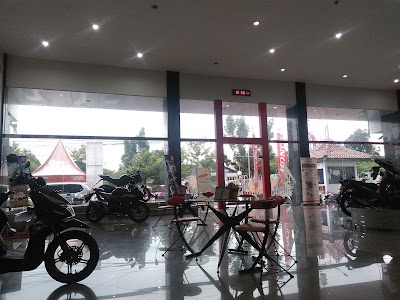 Photos of Astra Motor Siliwangi