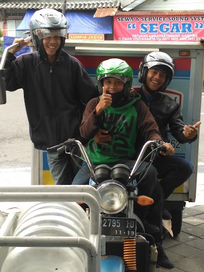 Photos of Indomaret Ambarketawang