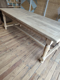 Photo n°8 de Bricolage relooking MB à Saint-Pal-de-Mons (Fournisseur d’agencement de magasin)