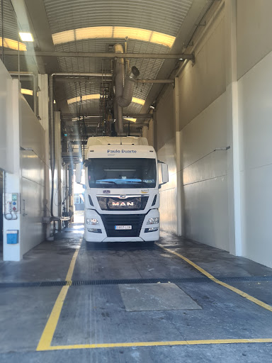 Rentat de camions_Truck Wash - Thumbnail