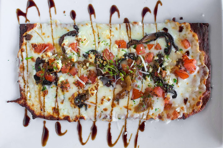 Luxe Restaurant & Martini Bar by null