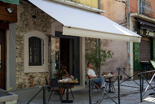 Photo n°5 de Stores Industrie Services à Borgo (Atelier de couture)